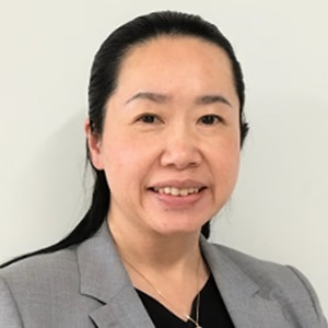 倉持 裕美 氏